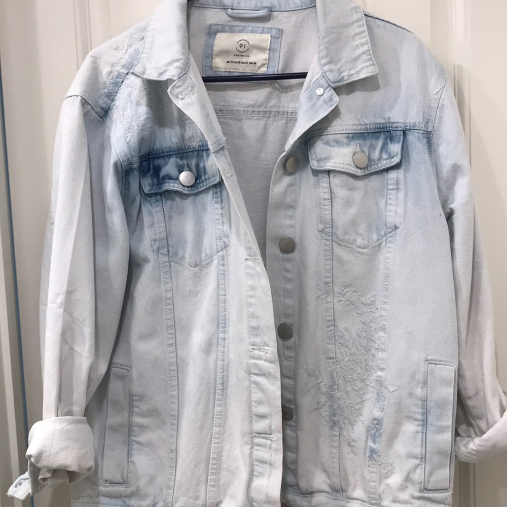 Cotton On jean jacket w embroidered detail